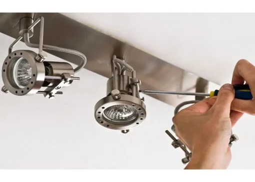 تعویض لامپ هالوژن