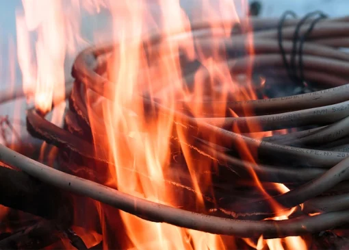 کابل نسوز چیست